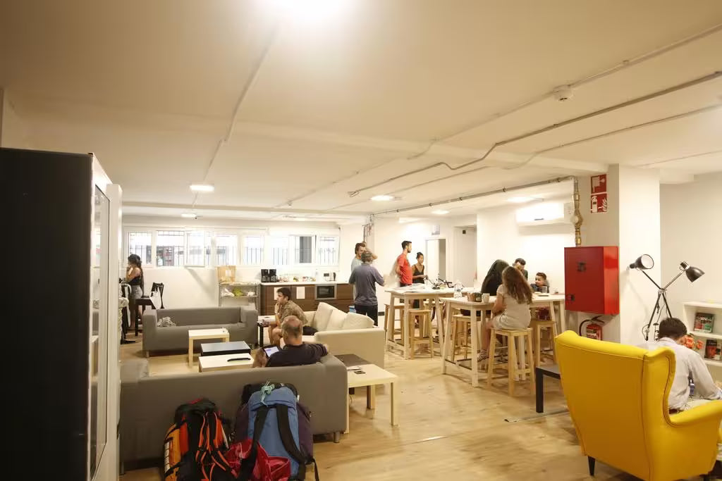 Lit dans un Dortoir Mixte de 10 Lits avec salle de bain privée